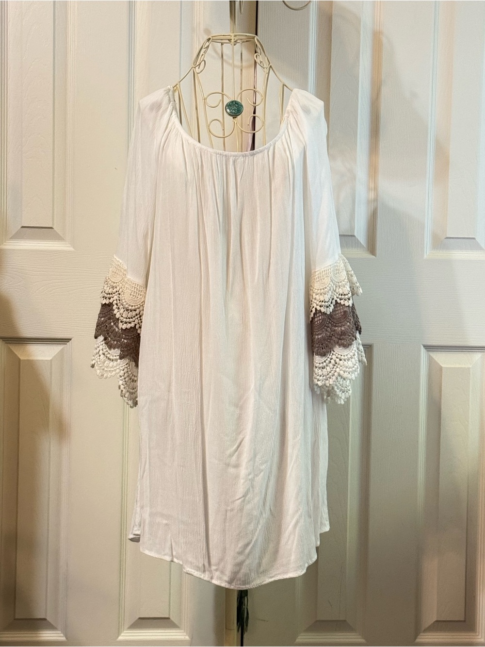 Umgee White Tunic with Cream and Brown Crochet Sleeves